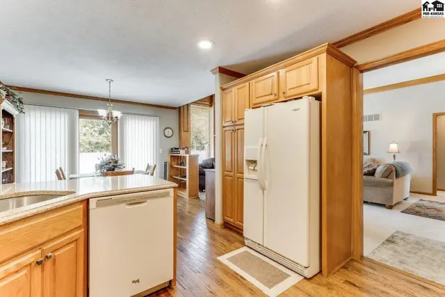 Photo of 506 E 39th Ct, Hutchinson, KS