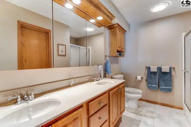 Photo of 506 E 39th Ct, Hutchinson, KS