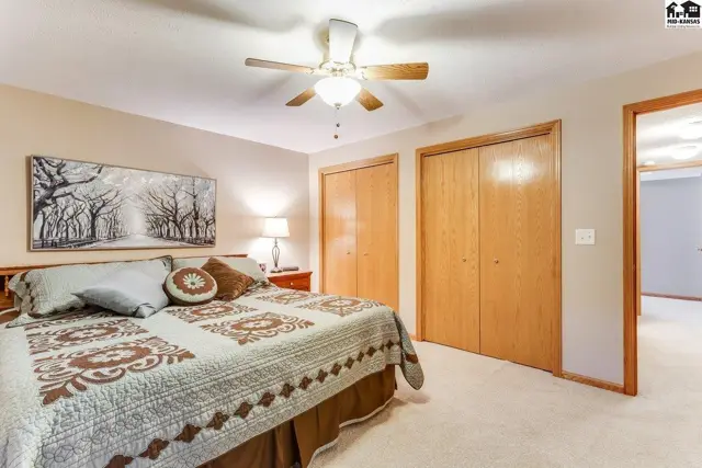 Photo of 506 E 39th Ct, Hutchinson, KS