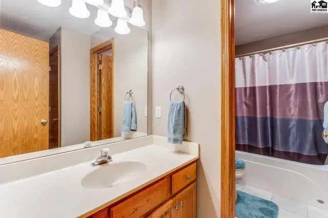 Photo of 506 E 39th Ct, Hutchinson, KS