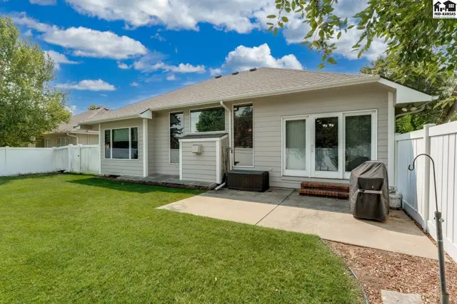 Photo of 506 E 39th Ct, Hutchinson, KS