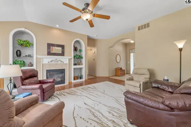 Photo of 14302 E Twinlake Dr, Wichita, KS