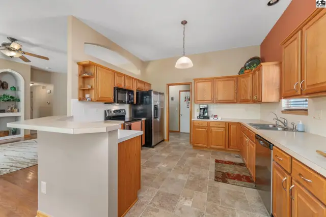 Photo of 14302 E Twinlake Dr, Wichita, KS