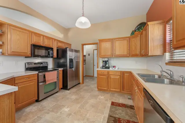 Photo of 14302 E Twinlake Dr, Wichita, KS