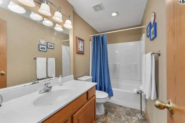 Photo of 14302 E Twinlake Dr, Wichita, KS