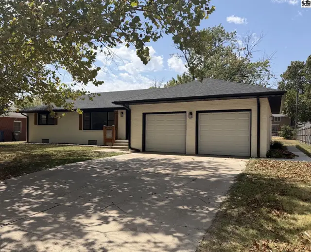Photo of 2803 N Monroe St, Hutchinson, KS