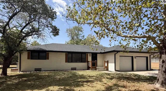 Photo of 2803 N Monroe St, Hutchinson, KS