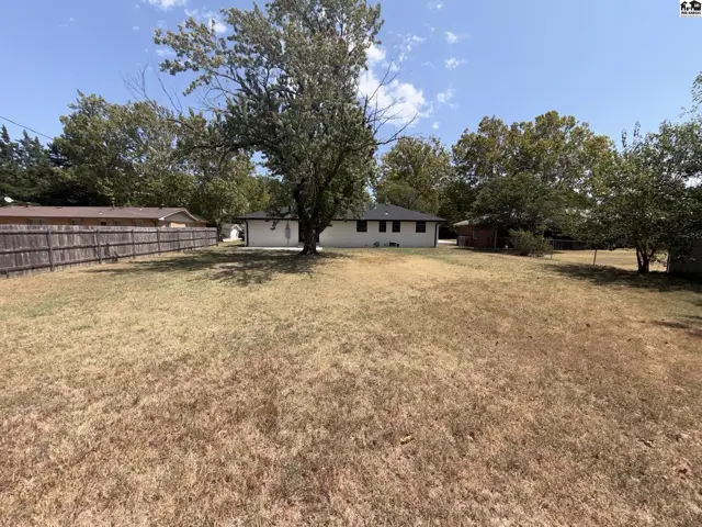 Photo of 2803 N Monroe St, Hutchinson, KS