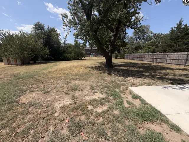 Photo of 2803 N Monroe St, Hutchinson, KS
