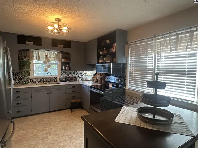 Photo of 762 E Simpson St, McPherson, KS