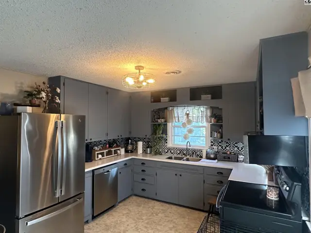 Photo of 762 E Simpson St, McPherson, KS