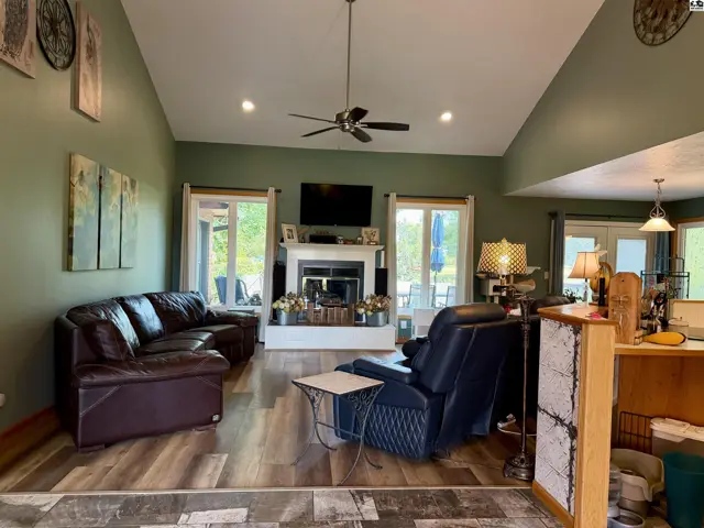 Photo of 375 Lake Rd, Pratt, KS