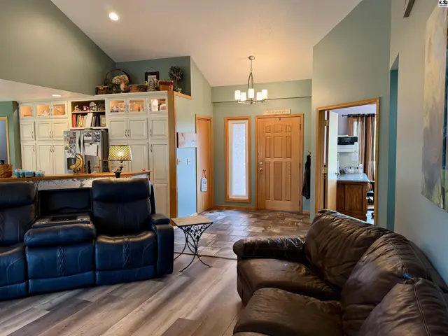 Photo of 375 Lake Rd, Pratt, KS