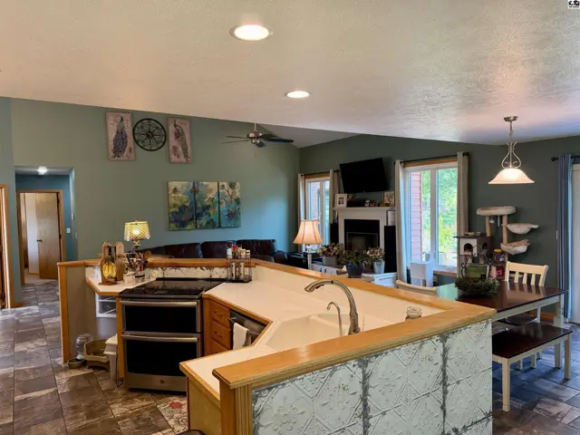 Photo of 375 Lake Rd, Pratt, KS