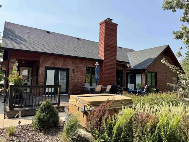 Photo of 375 Lake Rd, Pratt, KS
