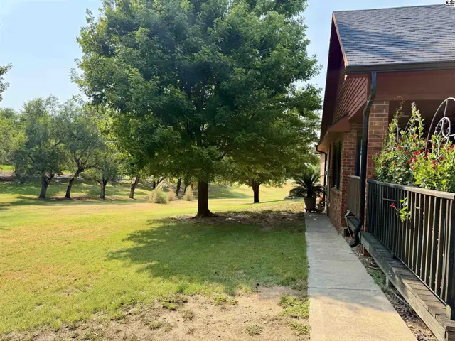 Photo of 375 Lake Rd, Pratt, KS