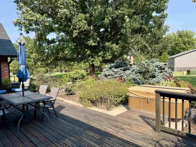 Photo of 375 Lake Rd, Pratt, KS