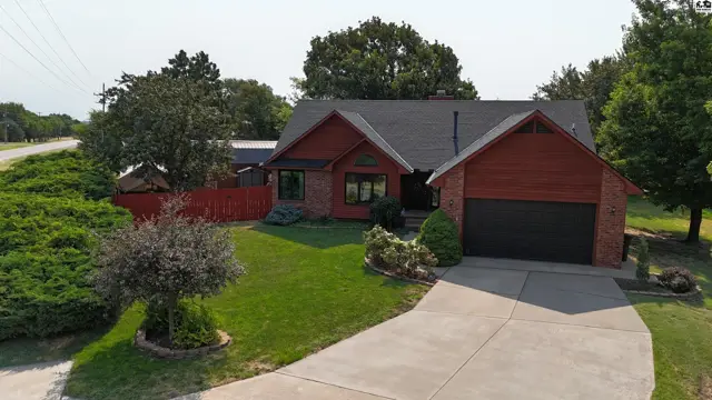 Photo of 375 Lake Rd, Pratt, KS