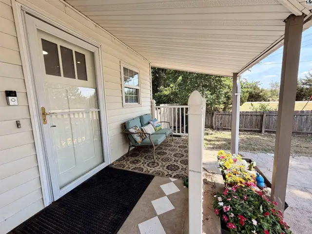 Photo of 1302 E 95th Ave, Hutchinson, KS