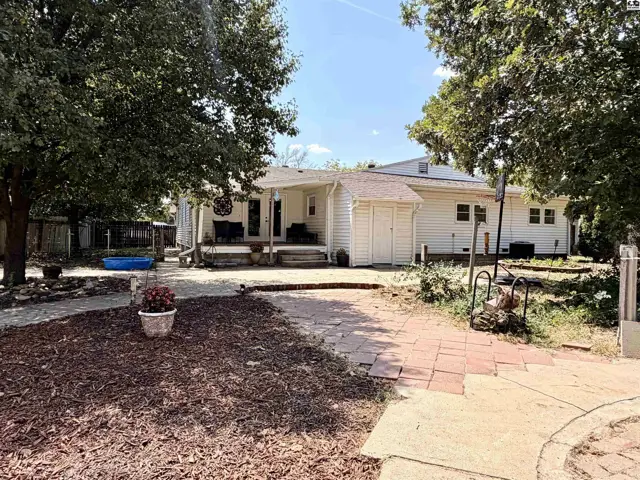 Photo of 1302 E 95th Ave, Hutchinson, KS