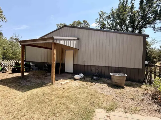 Photo of 1302 E 95th Ave, Hutchinson, KS