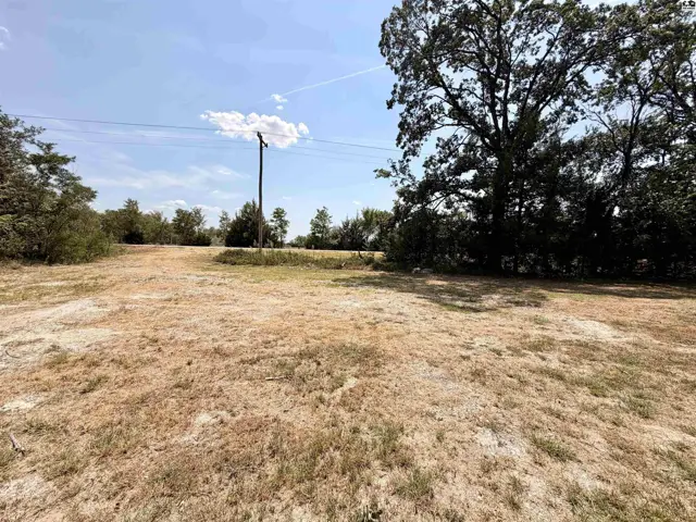 Photo of 1302 E 95th Ave, Hutchinson, KS