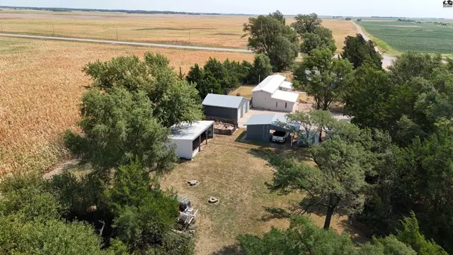 Photo of 36 NW 100th St, Iuka, KS