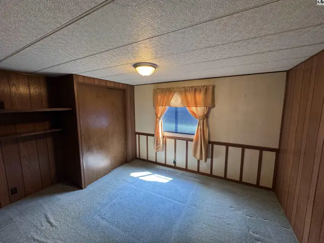 Photo of 36 NW 100th St, Iuka, KS