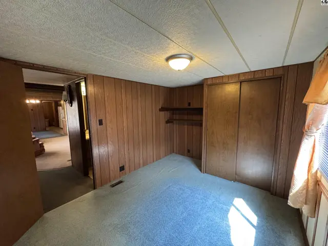Photo of 36 NW 100th St, Iuka, KS