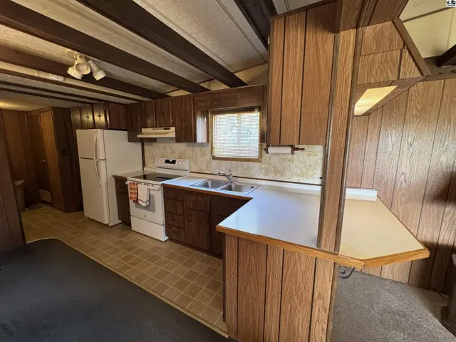 Photo of 36 NW 100th St, Iuka, KS