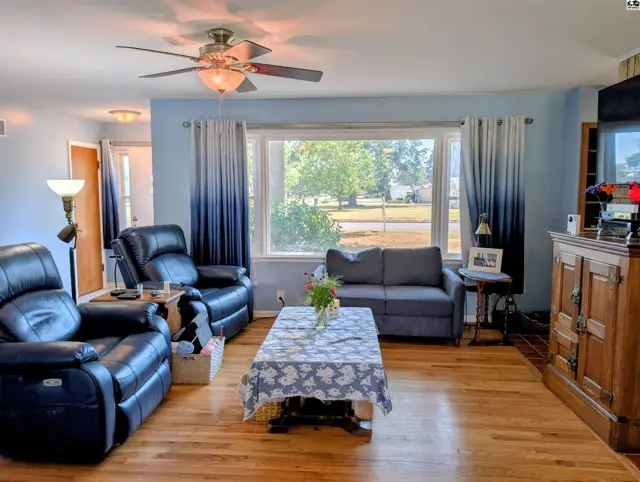 Photo of 414 Random Rd, Newton, KS