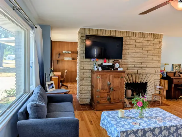 Photo of 414 Random Rd, Newton, KS