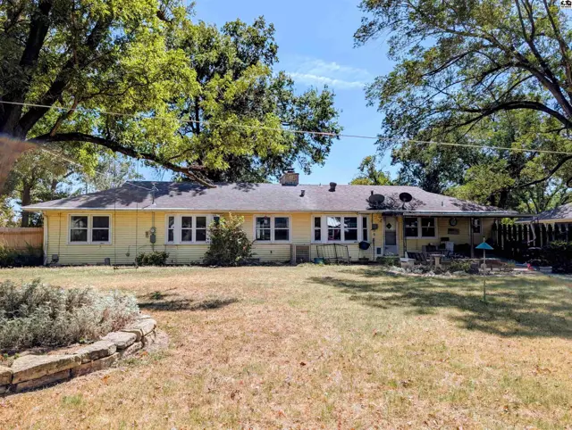 Photo of 414 Random Rd, Newton, KS