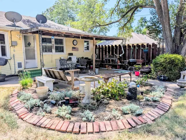 Photo of 414 Random Rd, Newton, KS