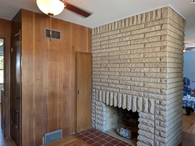 Photo of 414 Random Rd, Newton, KS
