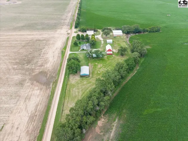 Photo of 16911 S Woodberry Rd, Mount Hope, KS