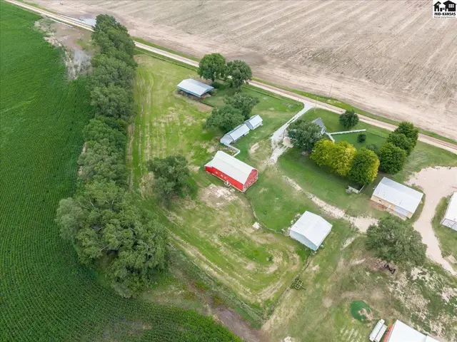 Photo of 16911 S Woodberry Rd, Mount Hope, KS