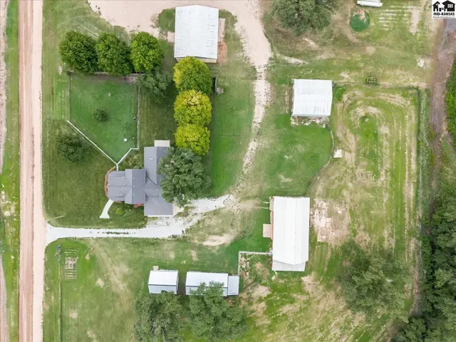Photo of 16911 S Woodberry Rd, Mount Hope, KS