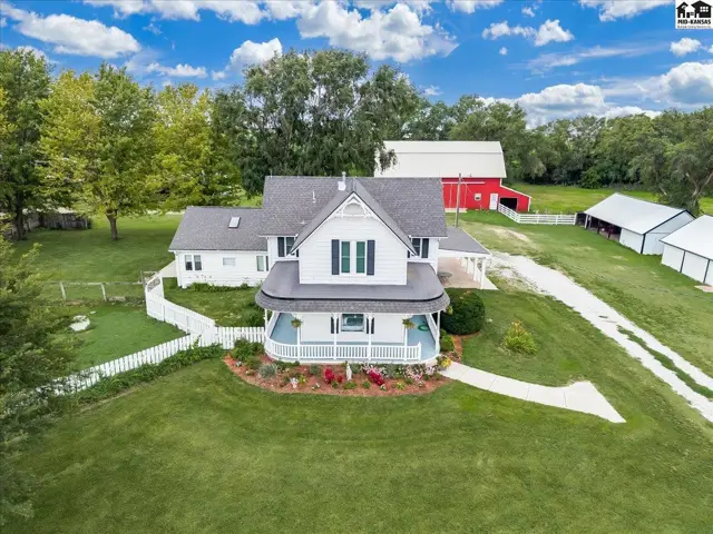 Photo of 16911 S Woodberry Rd, Mount Hope, KS