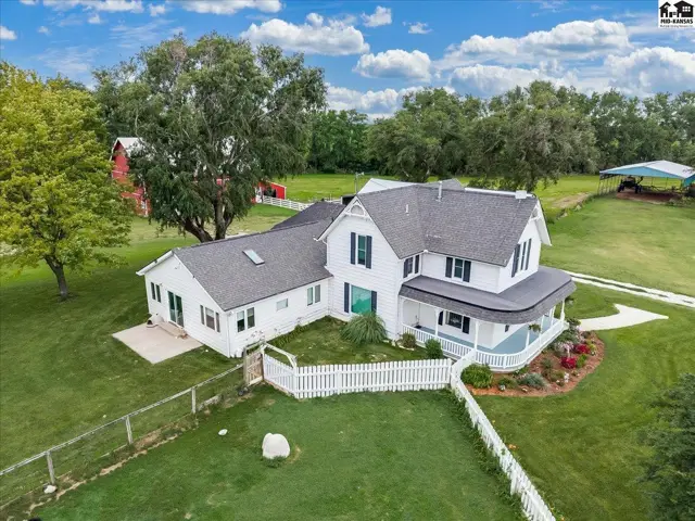 Photo of 16911 S Woodberry Rd, Mount Hope, KS