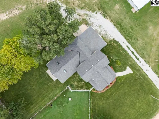 Photo of 16911 S Woodberry Rd, Mount Hope, KS