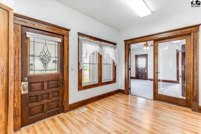 Photo of 16911 S Woodberry Rd, Mount Hope, KS