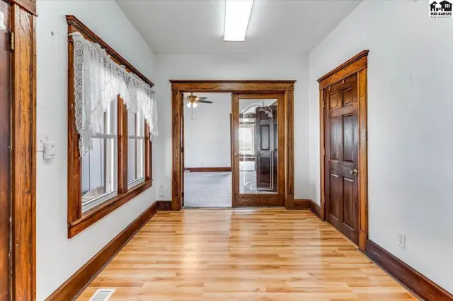 Photo of 16911 S Woodberry Rd, Mount Hope, KS