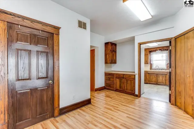 Photo of 16911 S Woodberry Rd, Mount Hope, KS