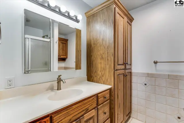 Photo of 16911 S Woodberry Rd, Mount Hope, KS