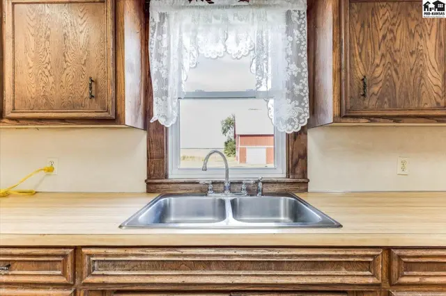 Photo of 16911 S Woodberry Rd, Mount Hope, KS