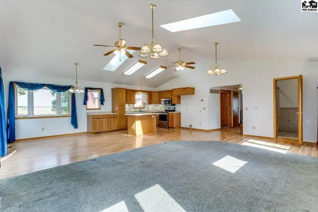 Photo of 16911 S Woodberry Rd, Mount Hope, KS