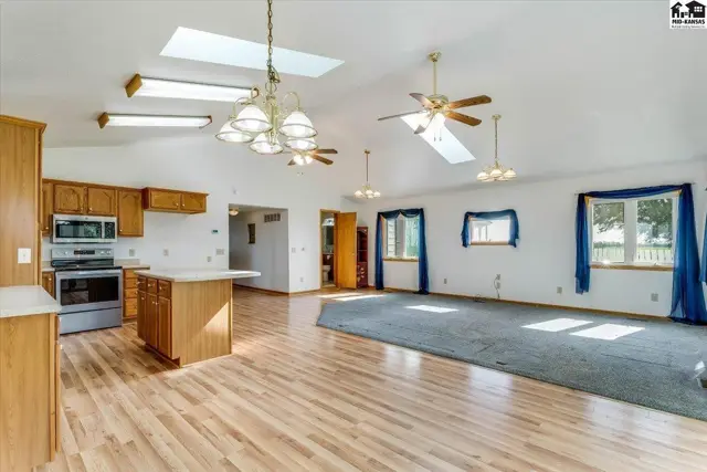 Photo of 16911 S Woodberry Rd, Mount Hope, KS