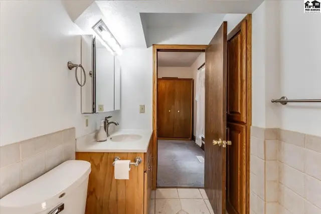 Photo of 16911 S Woodberry Rd, Mount Hope, KS