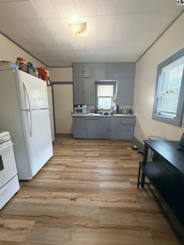 Photo of 510 E 2nd Ave, Hutchinson, KS